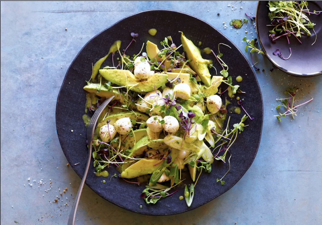 Thon fumé citronné aux fruits de fin d’été, jeunes pousses de coriandre